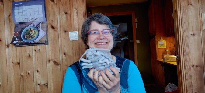 Gro van der Meeren er glad for at havet fortsatt rommer store mysterier. Her for anledningen med en gigantisk isopod eller tanglus. Gro van der Meeren er glad for at havet fortsatt rommer store mysterier. Her for anledningen med en gigantisk isopod eller tanglus.