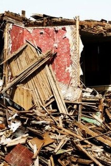 Det ligner søppelfylling etter at en tornado slipper fra seg det den har samlet opp. Det kan imidlertid ligge verdifulle ting, for eksempel familiebilder, i haugene. (Foto: Colourbox) Det ligner søppelfylling etter at en tornado slipper fra seg det den har samlet opp. Det kan imidlertid ligge verdifulle ting, for eksempel familiebilder, i haugene. (Foto: Colourbox)