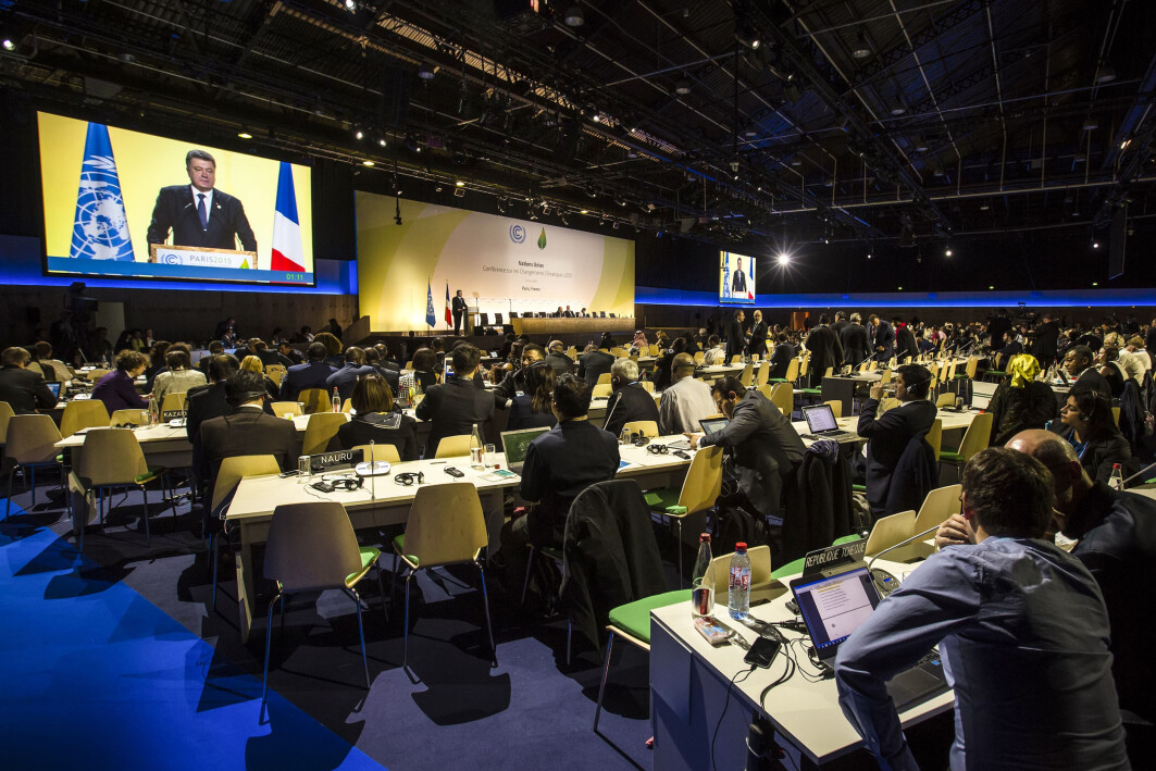 Verdens regjeringer virker som vakthunder for hverandre og slår alarm hvis IPCC blander politikk og vitenskap. Verdens regjeringer virker som vakthunder for hverandre og slår alarm hvis IPCC blander politikk og vitenskap.