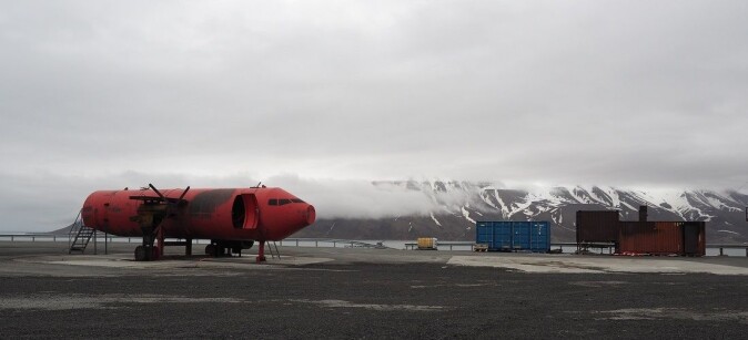 The fire drill field on Svalbard. Here there is a large runoff to the sea, and thus the toxins are not as concentrated as near a lake. The fire drill field on Svalbard. Here there is a large runoff to the sea, and thus the toxins are not as concentrated as near a lake.