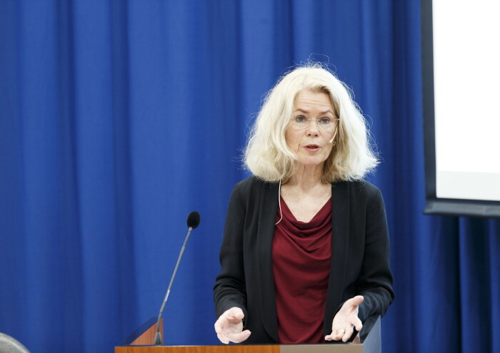 Grete Brochmann har studert innvandringspolitikken til de tre sosialdemokratiske partiene i Skandinavia. Hun finner mange likheter, men også viktige forskjeller. Grete Brochmann har studert innvandringspolitikken til de tre sosialdemokratiske partiene i Skandinavia. Hun finner mange likheter, men også viktige forskjeller.