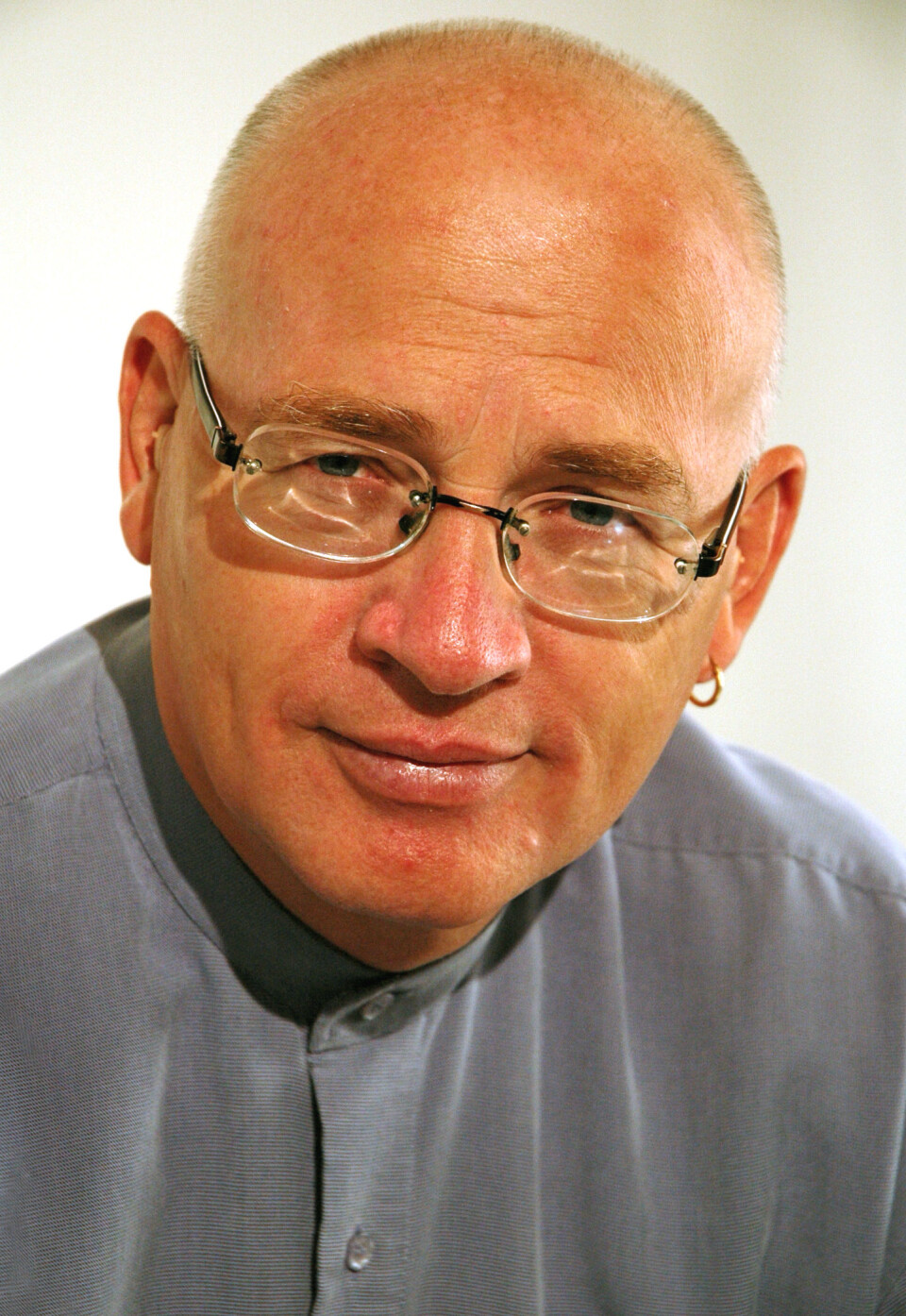 Språkprofessor Rolf Theil syns det er artig med språk som er ulikt vårt eget. (Foto: UiO)