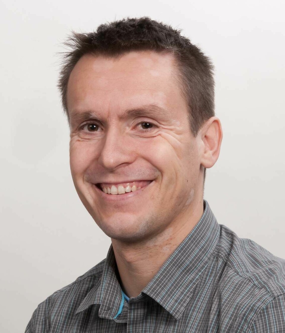 Overlege og postdoktor Tom Dønnem fikk Onkologisk Forums Ung Forsker pris i 2009 for sitt arbeide på nydannelse av blodkar ved lungekreft. (Foto: Bjørn-Kåre Iversen, UiT)