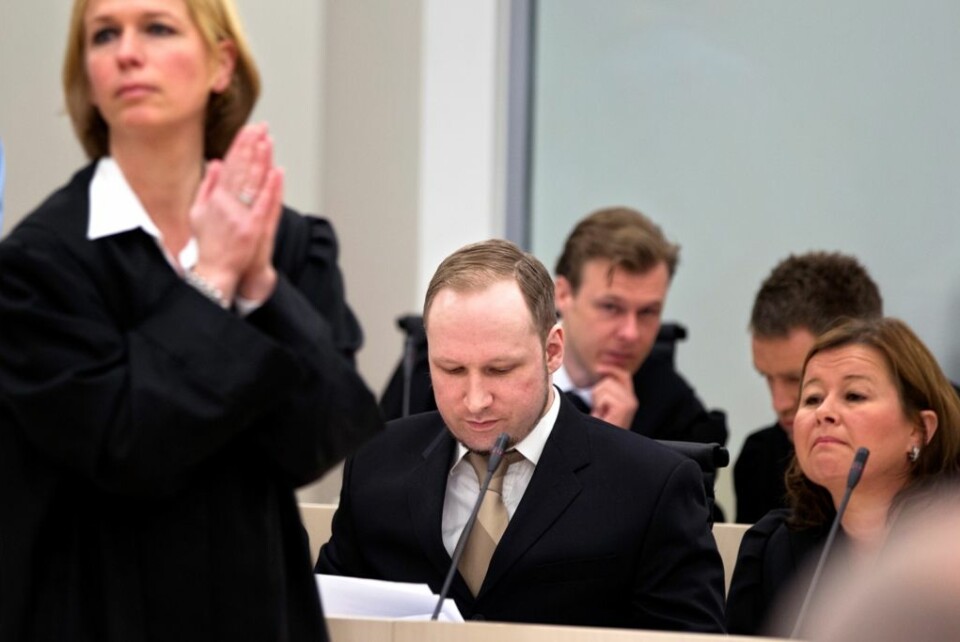 Fra v. aktor Inga Bejer Engh, tiltalte Anders Behring Breivik og hans forsvarer Vibeke Hein Bæra. (Foto: Gisle Oddstad VG/Scanpix)