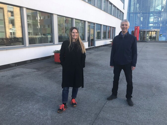 – De fleste i befolkningen har kommet godt ut økonomisk og ikke hatt inntektstap, sier økonomiprofessor Steinar Holden (til høyre). Sammen med VG-kommentator Astrid Meland diskuterer han pandemi, eksperter, menneskelige omkostninger og økonomi. – De fleste i befolkningen har kommet godt ut økonomisk og ikke hatt inntektstap, sier økonomiprofessor Steinar Holden (til høyre). Sammen med VG-kommentator Astrid Meland diskuterer han pandemi, eksperter, menneskelige omkostninger og økonomi.