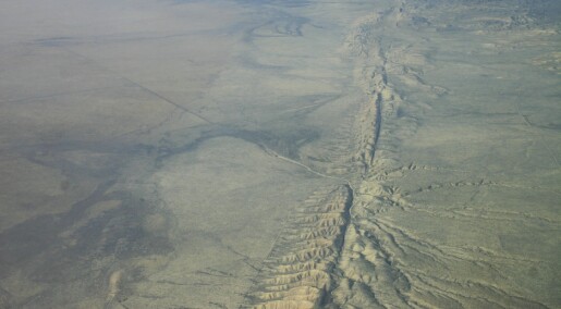 Hvorfor fører noen jordskjelv til enorme skader, mens andre blir borte langt under bakken?