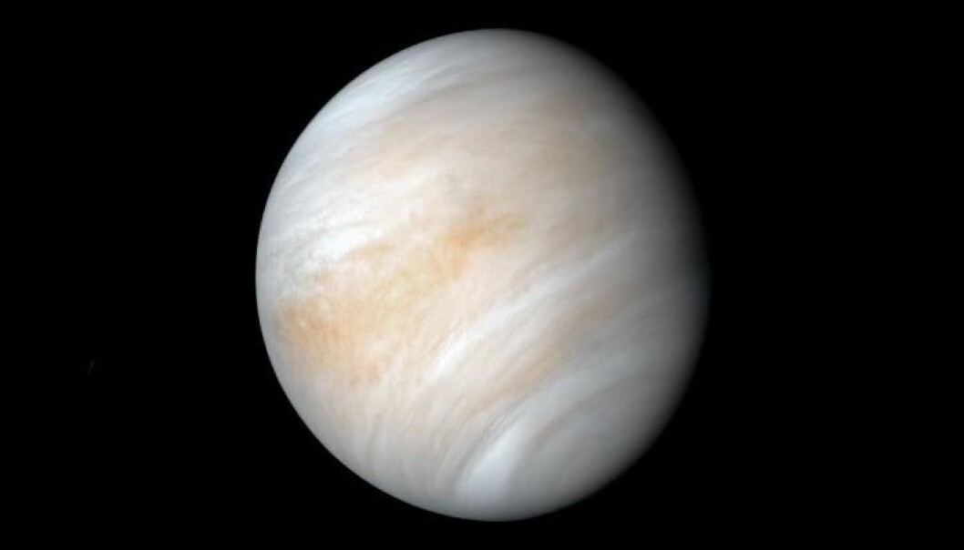 Venus rekker nesten to soloppganger før den har snurret en gang rundt seg selv. Venus rekker nesten to soloppganger før den har snurret en gang rundt seg selv.