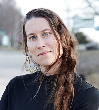 – Å få ta del i de private kontoene føles litt ut som å tre over terskelen til noens soverom, sier Tuva Beyer Broch. Hun forsker på digitale hverdagsliv. – Å få ta del i de private kontoene føles litt ut som å tre over terskelen til noens soverom, sier Tuva Beyer Broch. Hun forsker på digitale hverdagsliv.
