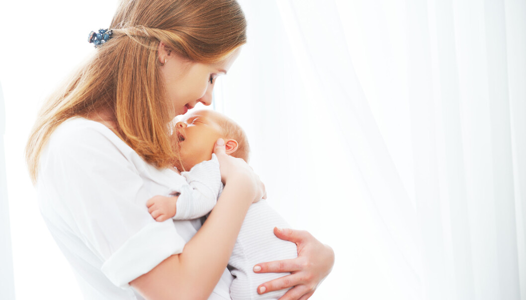 Det er en politisk sak å prioritere at det tilbys gode nok og tilstrekkelig mange tjenester for utsatte familier med nyfødte og babyer, skriver professor Marit Skivenes. Det er en politisk sak å prioritere at det tilbys gode nok og tilstrekkelig mange tjenester for utsatte familier med nyfødte og babyer, skriver professor Marit Skivenes.