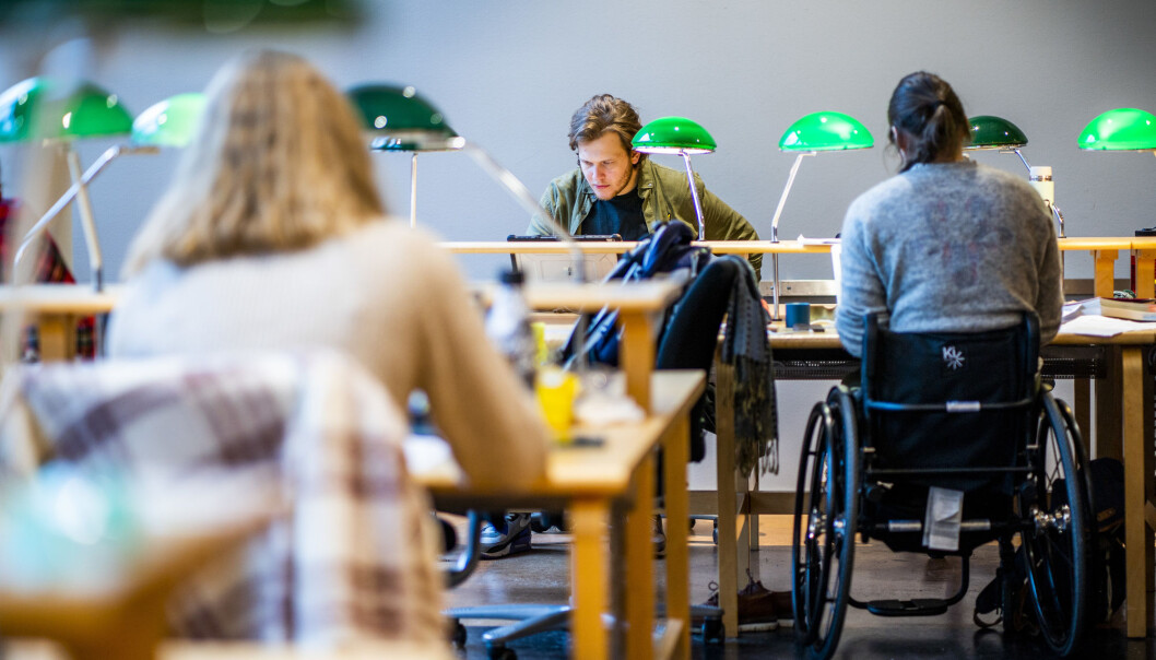 I 2020 var det registrert 273 000 studenter. Det er en økning på 4 prosent fra året før. I 2020 var det registrert 273 000 studenter. Det er en økning på 4 prosent fra året før.