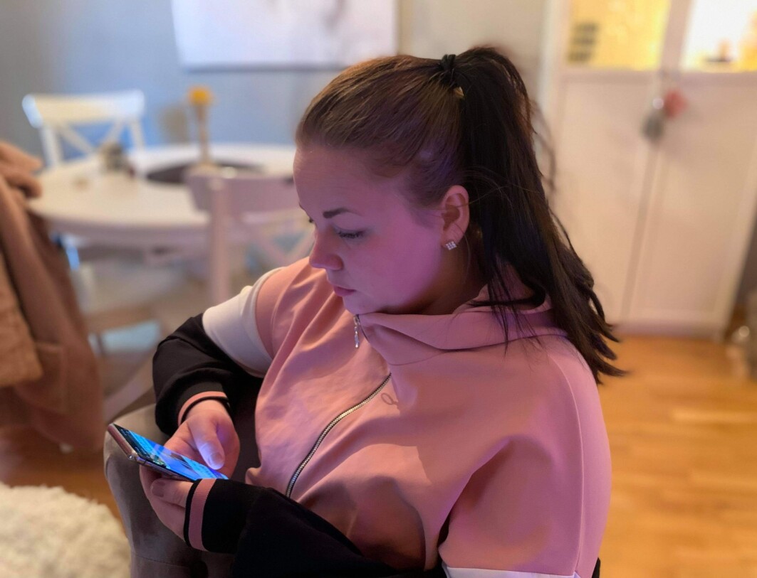 Heidi Fredrikke Haraldseth Blichfeldt (28) unngår nyheter så best hun kan. – I mediene ser det ut som om ting går dårligere enn det faktisk gjør, sier psykolog. Heidi Fredrikke Haraldseth Blichfeldt (28) unngår nyheter så best hun kan. – I mediene ser det ut som om ting går dårligere enn det faktisk gjør, sier psykolog.