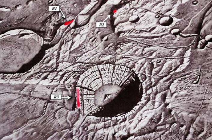 De tre områdene med rød glød som Greenacre observerte 30. oktober 1963, tegnet av Patricia M. Bridges etter innspill fra Greenacre og Barr. Tegningen ble publisert i rapporten Lunar Color Phenomena: Technical Report No. 12, USAF Aeronautical Chart and Information Center, mai 1964. (Foto: (Tegning: US Air Force)) De tre områdene med rød glød som Greenacre observerte 30. oktober 1963, tegnet av Patricia M. Bridges etter innspill fra Greenacre og Barr. Tegningen ble publisert i rapporten Lunar Color Phenomena: Technical Report No. 12, USAF Aeronautical Chart and Information Center, mai 1964. (Foto: (Tegning: US Air Force))