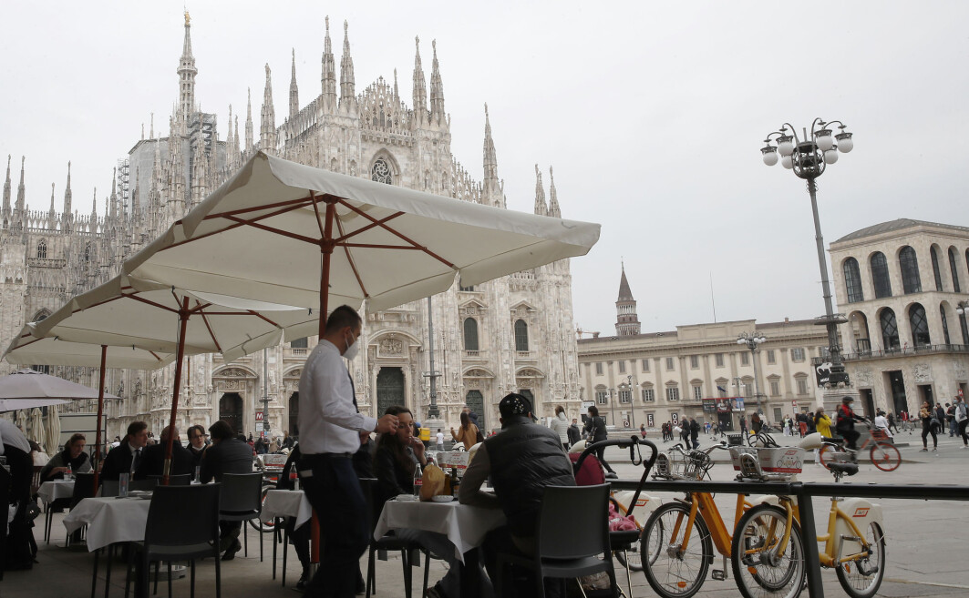 Italia og Milano har begynt gjenåpningen etter den siste koronabølgen. En studie ved et sykehus i byen viser at pasienter som hadde covid-19, hadde antistoffer i kroppen i minst åtte måneder. Italia og Milano har begynt gjenåpningen etter den siste koronabølgen. En studie ved et sykehus i byen viser at pasienter som hadde covid-19, hadde antistoffer i kroppen i minst åtte måneder.