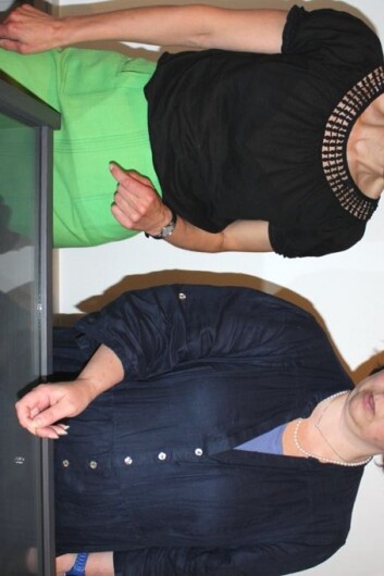 Vibeke Waallann Hansen og Ellen Lerberg ved monteret der albumet med kvinnene ligger. (Foto:Marianne Nordahl) Vibeke Waallann Hansen og Ellen Lerberg ved monteret der albumet med kvinnene ligger. (Foto:Marianne Nordahl)