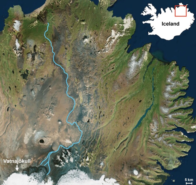 The river Jökulsá á Fjöllum leads meltwater from Vatnajökull to the ocean. The river Jökulsá á Fjöllum leads meltwater from Vatnajökull to the ocean.