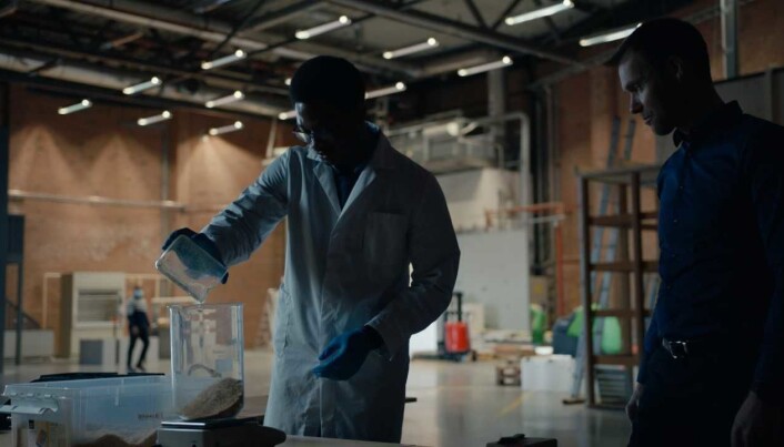 Beyonder bruker sagflis til å produsere batterier. Beyonder bruker sagflis til å produsere batterier.