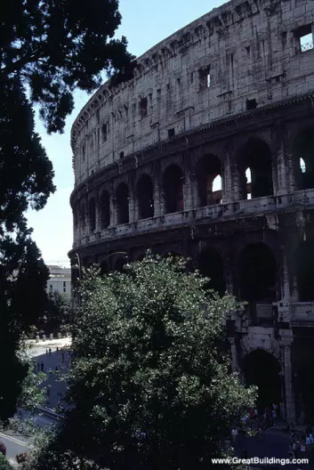 "Colosseum i Roma er den mest berømte av gladiatorenes arenaer."