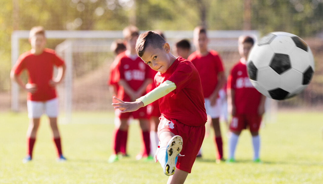 Barn som spiller fotball, er ekstra utsatt for brudd. Barn som spiller fotball, er ekstra utsatt for brudd.