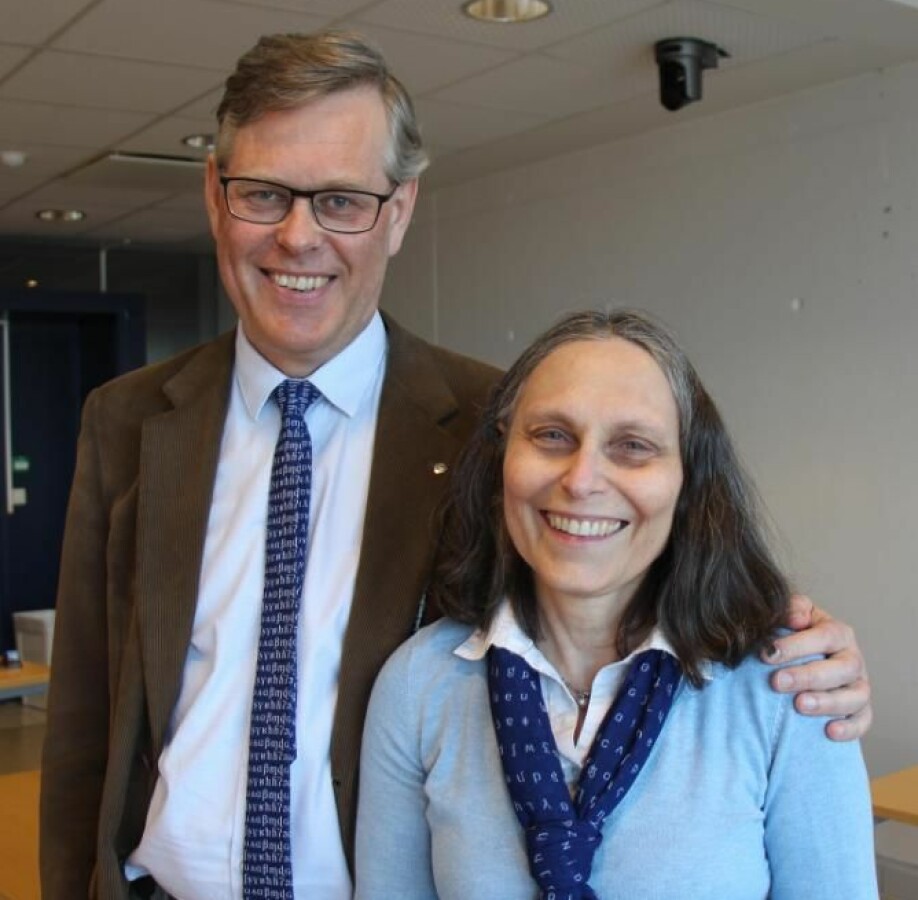 Professorene Tore Nesset og Laura Janda ved UiT har møttes i kjærligheten til språk: De er både kolleger og ektepar.