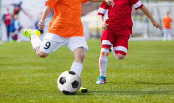 Å dyrke frem toppspillere i 9-10-årsalderen bryter med idrettens barnebestemmelser