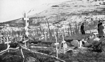 Bare 2000 av de 11 000 russiske krigsfangene som hviler i norsk jord, er identifisert. (Foto: Riksarkivet, Leiv Kreybergs arkiv) Bare 2000 av de 11 000 russiske krigsfangene som hviler i norsk jord, er identifisert. (Foto: Riksarkivet, Leiv Kreybergs arkiv)