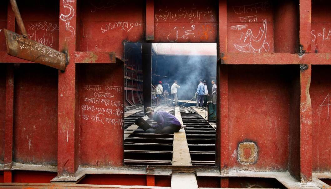 Barn i arbeid på et båtbyggeri i Bangladesh. Human Right Watch fastslår i en ny rapport at barnearbeid har økt verden over som følge av pandemien. Barn i arbeid på et båtbyggeri i Bangladesh. Human Right Watch fastslår i en ny rapport at barnearbeid har økt verden over som følge av pandemien.