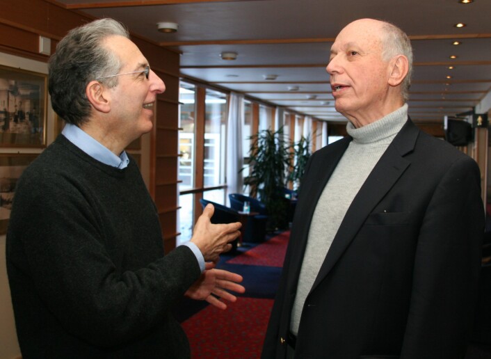 Jay Belsky (til venstre) og Arnold Sameroff deltok på konferansen Children at risk i Oslo. (Foto: Elin Fugelsnes) Jay Belsky (til venstre) og Arnold Sameroff deltok på konferansen Children at risk i Oslo. (Foto: Elin Fugelsnes)