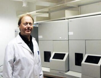 Førsteamanuensis Rune Andreassen foran DNA-analyseutstyret i det nye laboratoriet. (Foto: Stig Nøra) Førsteamanuensis Rune Andreassen foran DNA-analyseutstyret i det nye laboratoriet. (Foto: Stig Nøra)