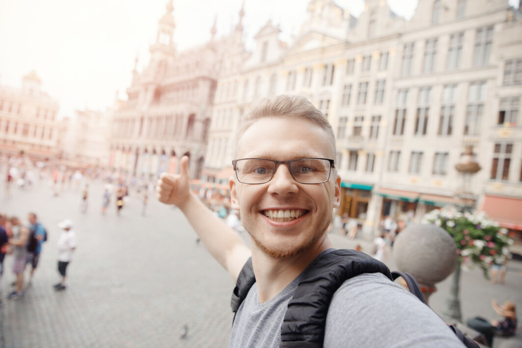 Noen har veldig lyst til å studere i utlandet. Andre norske studenter drar utenlands fordi de vil ha en utdanning det er veldig vanskelig å komme inn på i Norge. Noen har veldig lyst til å studere i utlandet. Andre norske studenter drar utenlands fordi de vil ha en utdanning det er veldig vanskelig å komme inn på i Norge.