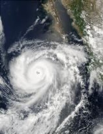"Den tropiske syklon Hernan utenfor Mexico i september 2002 kom også opp i fem i styrke. Foto: NASA" "Den tropiske syklon Hernan utenfor Mexico i september 2002 kom også opp i fem i styrke. Foto: NASA"