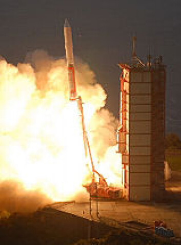 " Oppskytning av Hinode fra rombasen Uchinora i Japan 22.9.06. Foto: JAXA." " Oppskytning av Hinode fra rombasen Uchinora i Japan 22.9.06. Foto: JAXA."