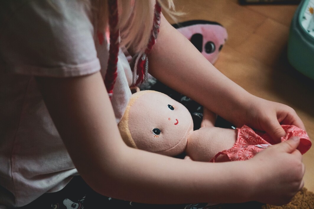 – Fattigdom kan føre til stress og psykiske vansker i familien, som igjen kan ha konsekvenser for barna, sier professor Henrik Zachrisson. – Fattigdom kan føre til stress og psykiske vansker i familien, som igjen kan ha konsekvenser for barna, sier professor Henrik Zachrisson.