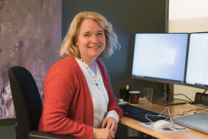 Anette Andresen har gått gjennom forskningen og funnet klare meningsforskjeller mellom fagfolk om lesing på nett eller skjerm. Anette Andresen har gått gjennom forskningen og funnet klare meningsforskjeller mellom fagfolk om lesing på nett eller skjerm.