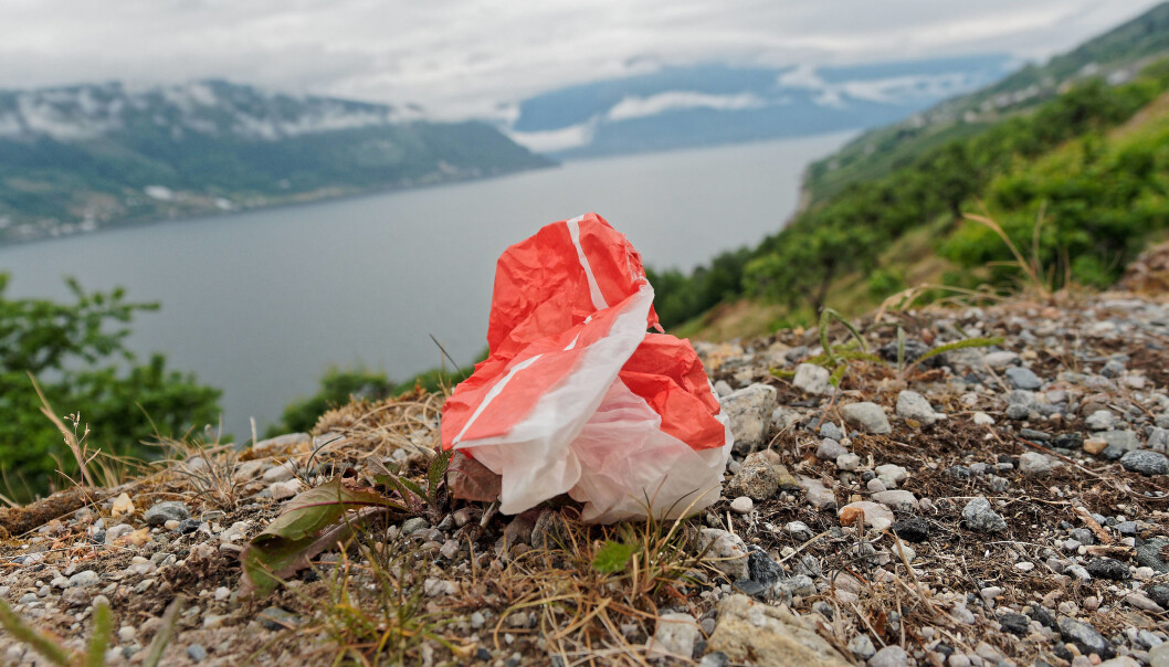 Det er plasten som flyter i naturen, som du ser best. I den store sammenhengen, derimot, er det slett ikke den som er verst. Det er plasten som flyter i naturen, som du ser best. I den store sammenhengen, derimot, er det slett ikke den som er verst.