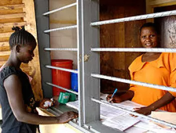 Videreutdanning og lønn er de de beste virkemidlene for å rekruttere helsearbeidere til distriktet i Tanzania. (Foto: Ida Lindkvist)