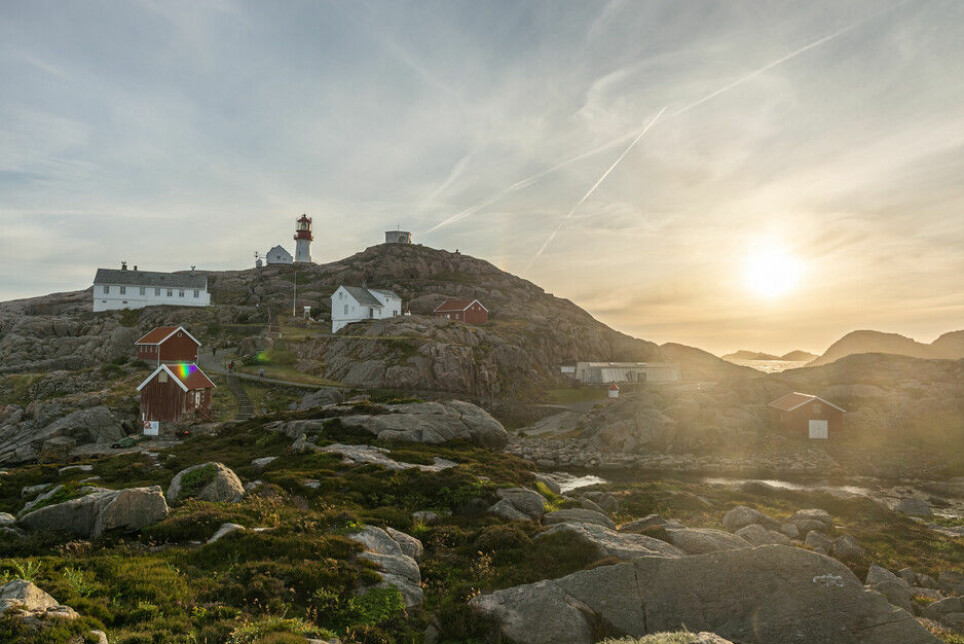 “We have long known that the sea is a barrier to people meeting each other and having children. One could suspect this not to be the case for a maritime nation like Norway, but Norwegians have surprisingly little kinship with Danes for example,” says Morten Mattingsdal. Here Lindesnes lighthouse