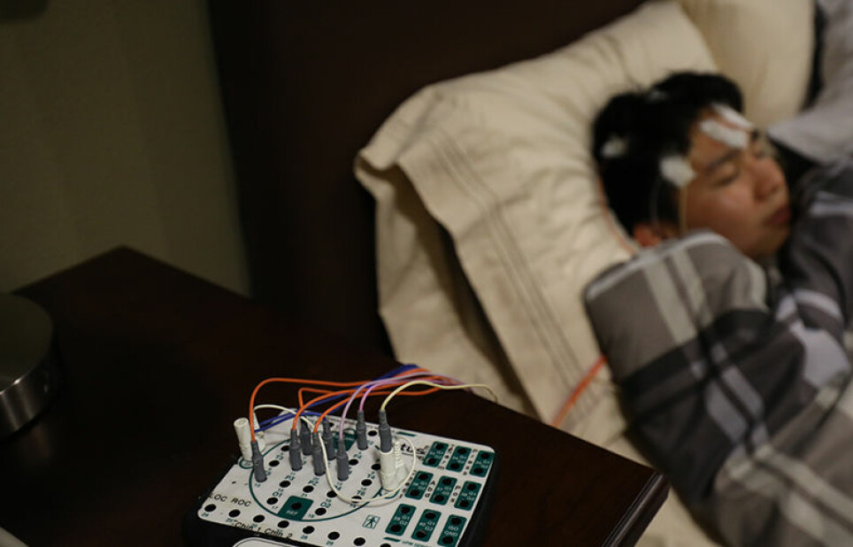 Slik fulgte forskerne med på deltakerne som sov etter at de hadde lyttet til musikk.
