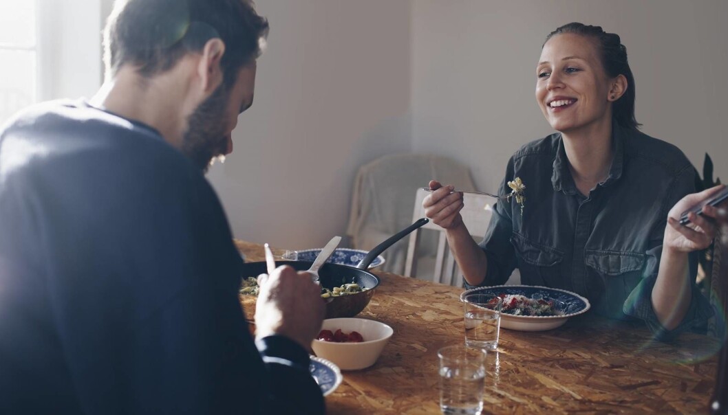 Det mest vanlige for vegetarianere er at de spiser melk, egg og ost, men dropper fisk og kjøtt. Det mest vanlige for vegetarianere er at de spiser melk, egg og ost, men dropper fisk og kjøtt.