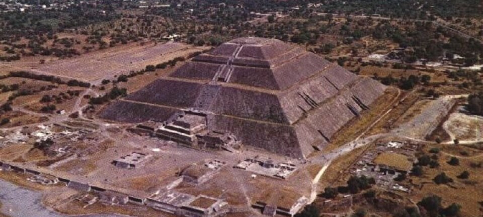 'Solpyramiden er halvparten så høy som Keopspyramiden, men imponerende nok.'