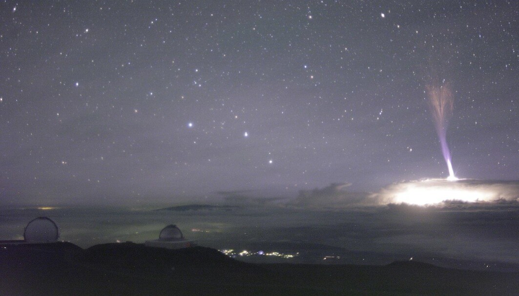 Gigantisk jette, fotografert fra toppen av Maunakea på Hawaii. Gigantisk jette, fotografert fra toppen av Maunakea på Hawaii.
