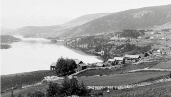 Figur 1. Utsikt over Slidrefjorden fra Kvåle i Vestre Slidre. Figur 1. Utsikt over Slidrefjorden fra Kvåle i Vestre Slidre.
