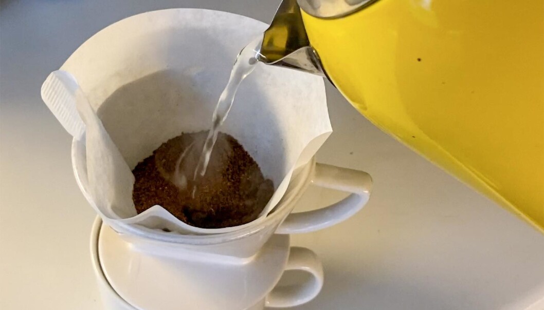 Flere og flere bruker teknologier til daglig som de ikke aner hvordan virker, men denne filterholderen er en veldig simpel løsning på et enkelt problem. Flere og flere bruker teknologier til daglig som de ikke aner hvordan virker, men denne filterholderen er en veldig simpel løsning på et enkelt problem.
