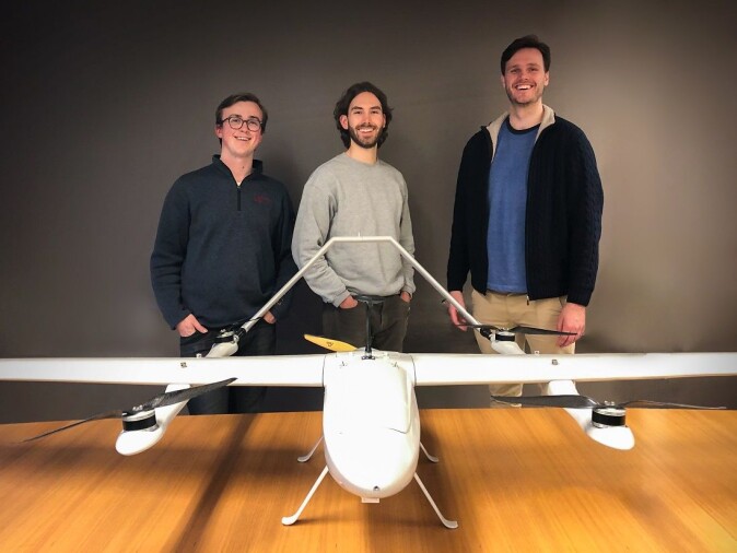 Herman Øie Kolden, Bernhard Paus Græsdal and Lars Erik Fagernæs have found the start-up company Aviant. They aim to halve the time it takes to send medical samples between hospitals. Herman Øie Kolden, Bernhard Paus Græsdal and Lars Erik Fagernæs have found the start-up company Aviant. They aim to halve the time it takes to send medical samples between hospitals.