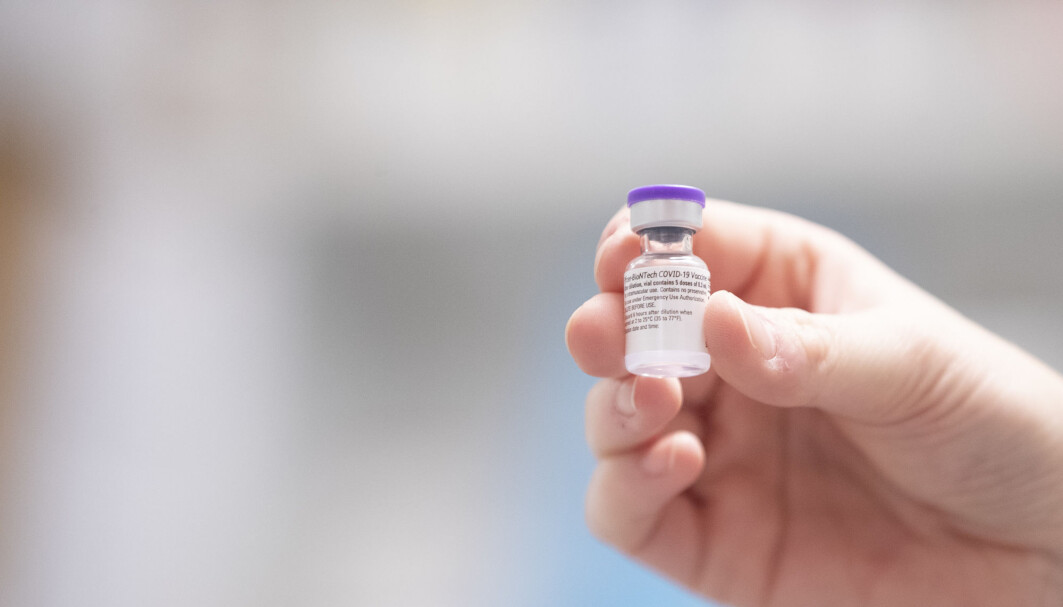Et nytt amerikansk forskningsstudie viser at mRNA-vaksinen til Pfizer trolig kan gi beskyttelse mot koronaviruset i flere år. Et nytt amerikansk forskningsstudie viser at mRNA-vaksinen til Pfizer trolig kan gi beskyttelse mot koronaviruset i flere år.