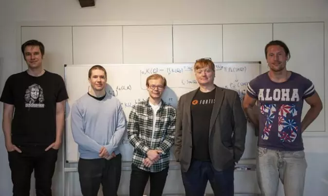 Project leader Paul Arne Østvær together with four of his project participants. From the left: John Christian Ottem, professor at UiO, Dr. Håkon Kolderup, Nikolai Thode Opdan, a master’s degree student at UiO, and Ola Sande, a Ph.D. candidate at UiO.