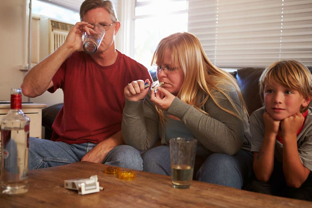 For barn av folk med alkohol- eller rusproblemer kan det være livsnødvendig å snakke med noen som forstår. For barn av folk med alkohol- eller rusproblemer kan det være livsnødvendig å snakke med noen som forstår.