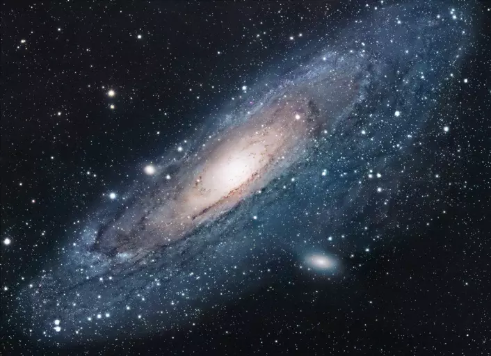 "Det er i vår nabogalaksen Andromeda at vi kanskje har sett en planet. (Foto: Nasa / Robert Gendler)"