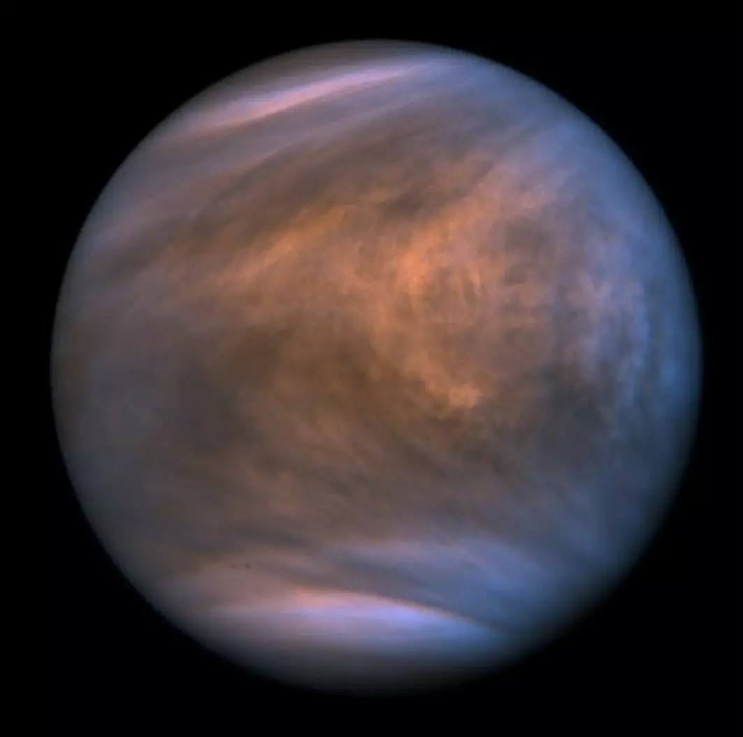 I et år har forskere diskutert om det kunne være liv i skyene rundt Venus, som du ser på bildet her. Etter en ny studie i Nature Astronomy virker det nå veldig usannsynlig.