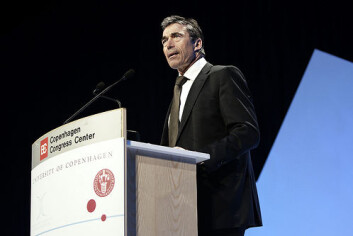 Anders Fogh Rasmussen, Danmarks statsminister, taler på avslutningsdagen til konferansen Climate Change 2009 i København. (Foto: Lizette Kabré) Anders Fogh Rasmussen, Danmarks statsminister, taler på avslutningsdagen til konferansen Climate Change 2009 i København. (Foto: Lizette Kabré)