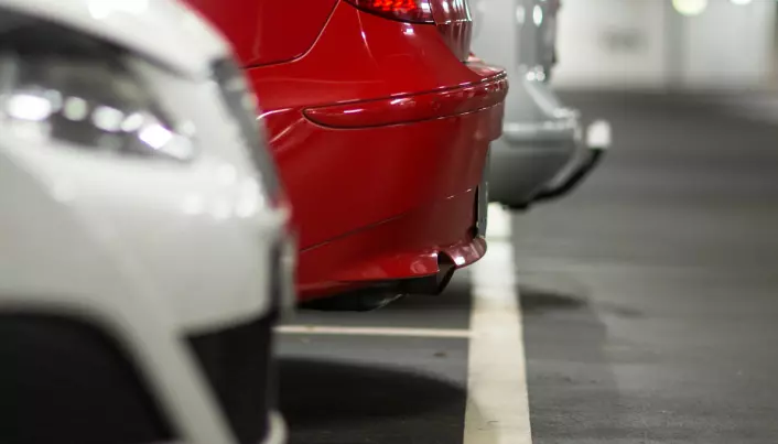 Flere lar bilen stå om de må betale for parkering på arbeidsplassen